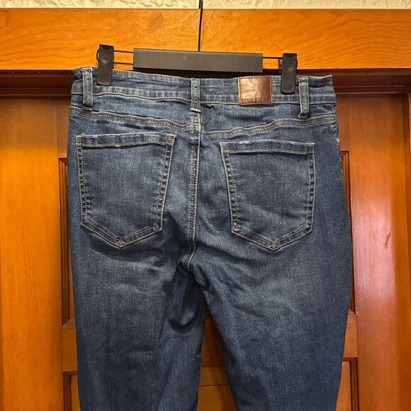 Maurices Blue Distressed Skinny Jeans Raw Hem Women’s US 6 - Picture 4 of 7